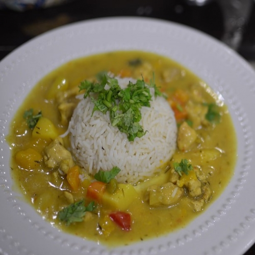 CHICKEN CURRY WITH BASMATI RICE