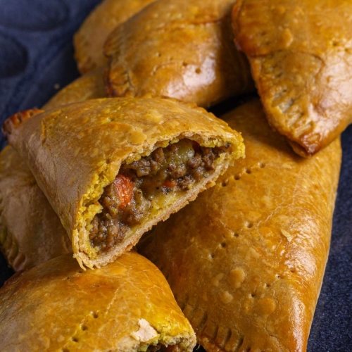 SNACKS: MEAT PIE (REGULAR)